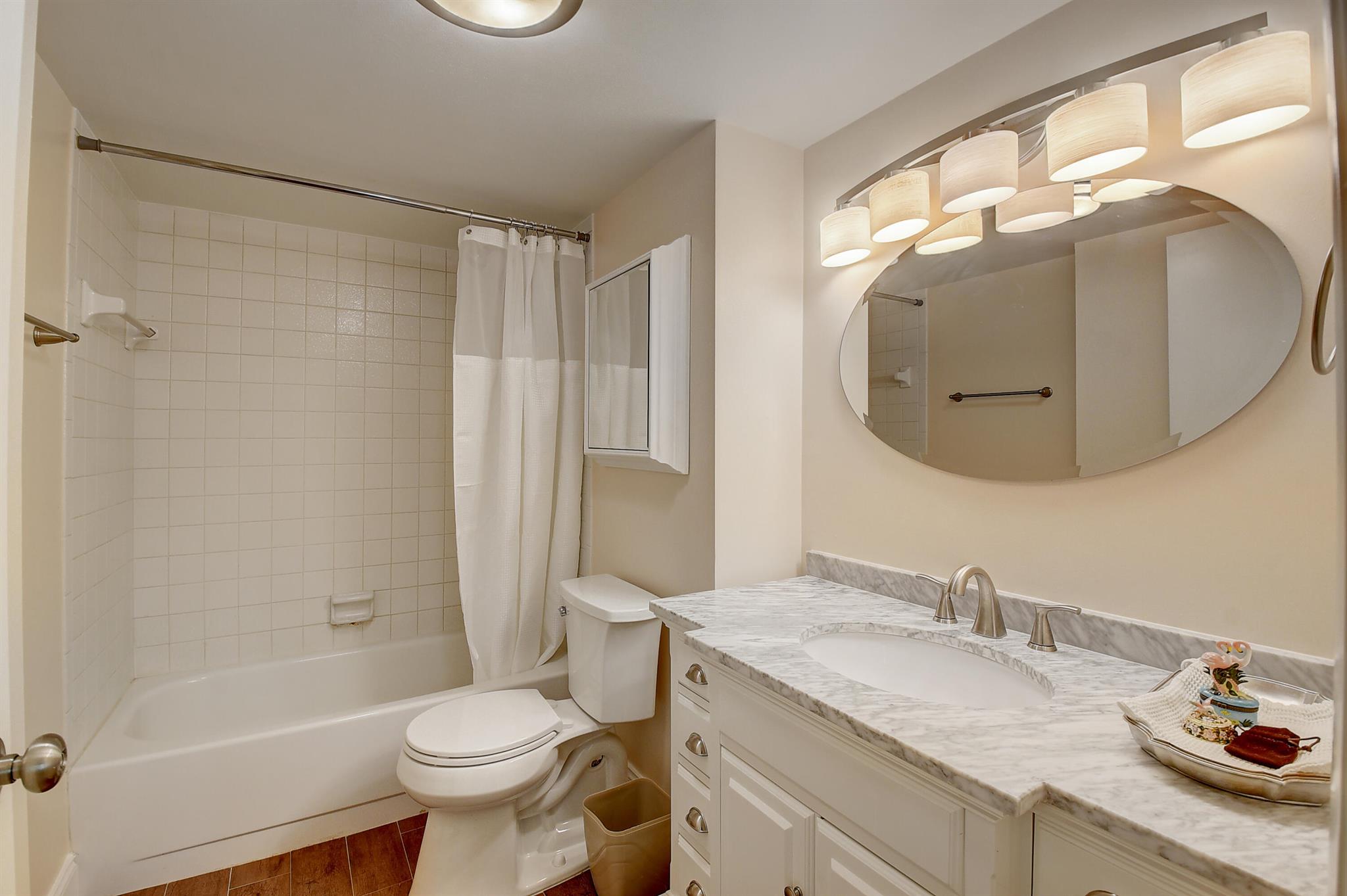 18 Royal Palm Way Unit: 104