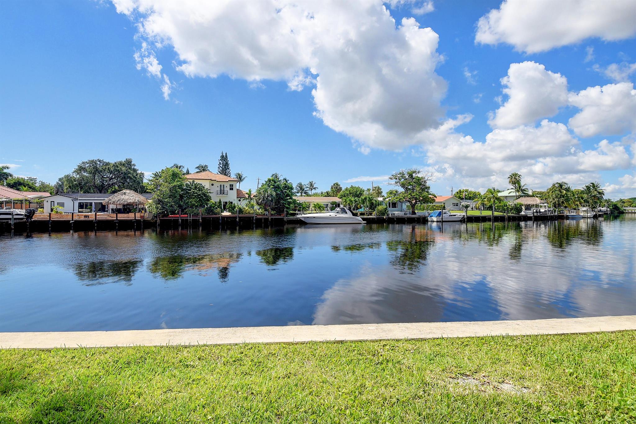 18 Royal Palm Way Unit: 104