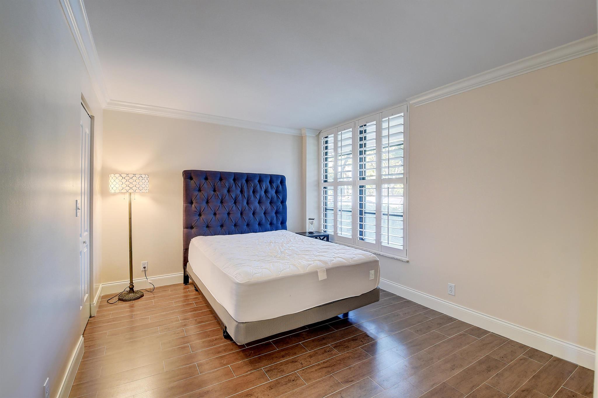 18 Royal Palm Way Unit: 104