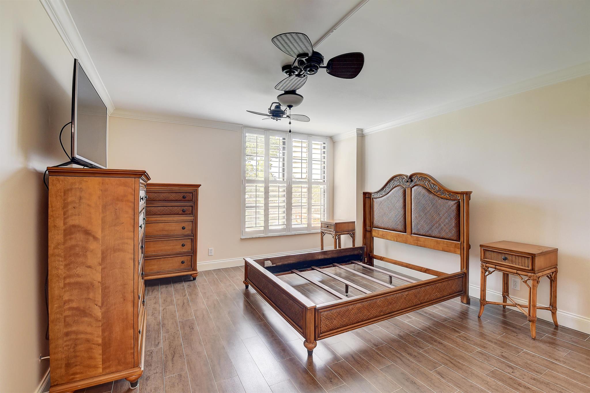18 Royal Palm Way Unit: 104
