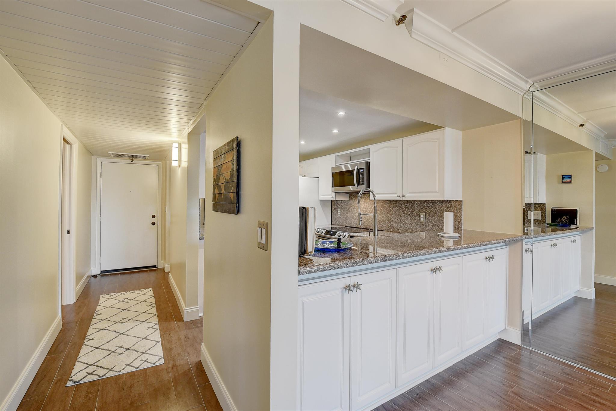 18 Royal Palm Way Unit: 104