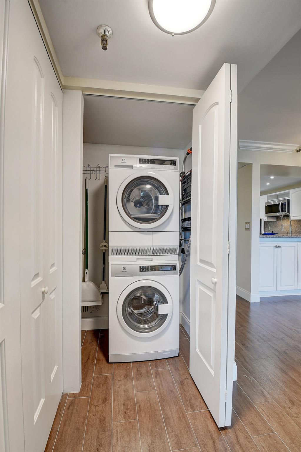 18 Royal Palm Way Unit: 104