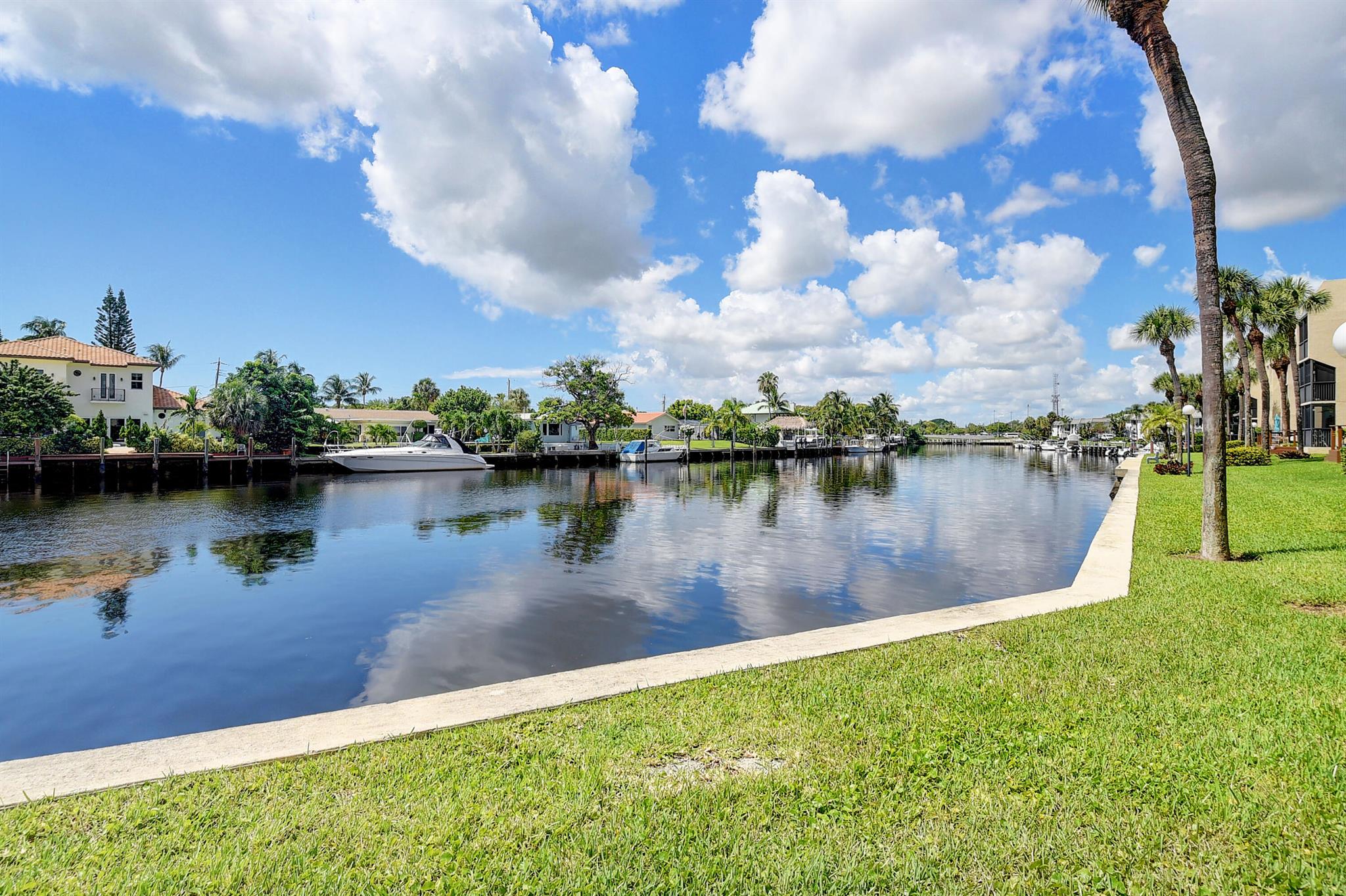 18 Royal Palm Way Unit: 104