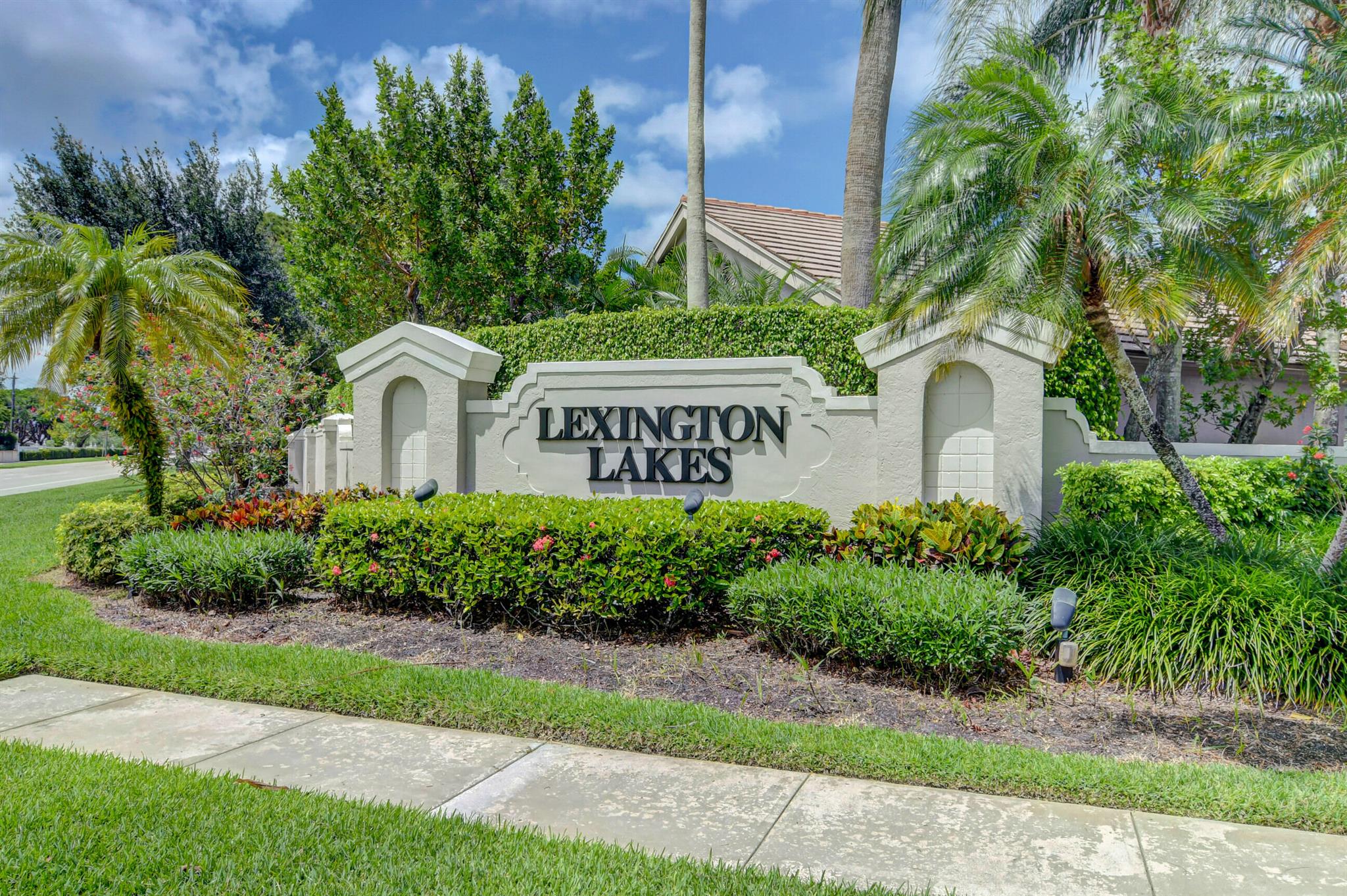10176 Lexington Circle N