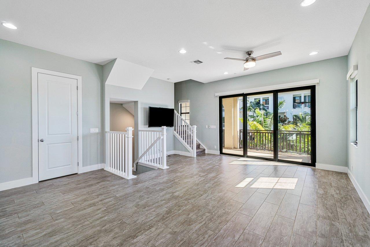 7117 Edison Place
