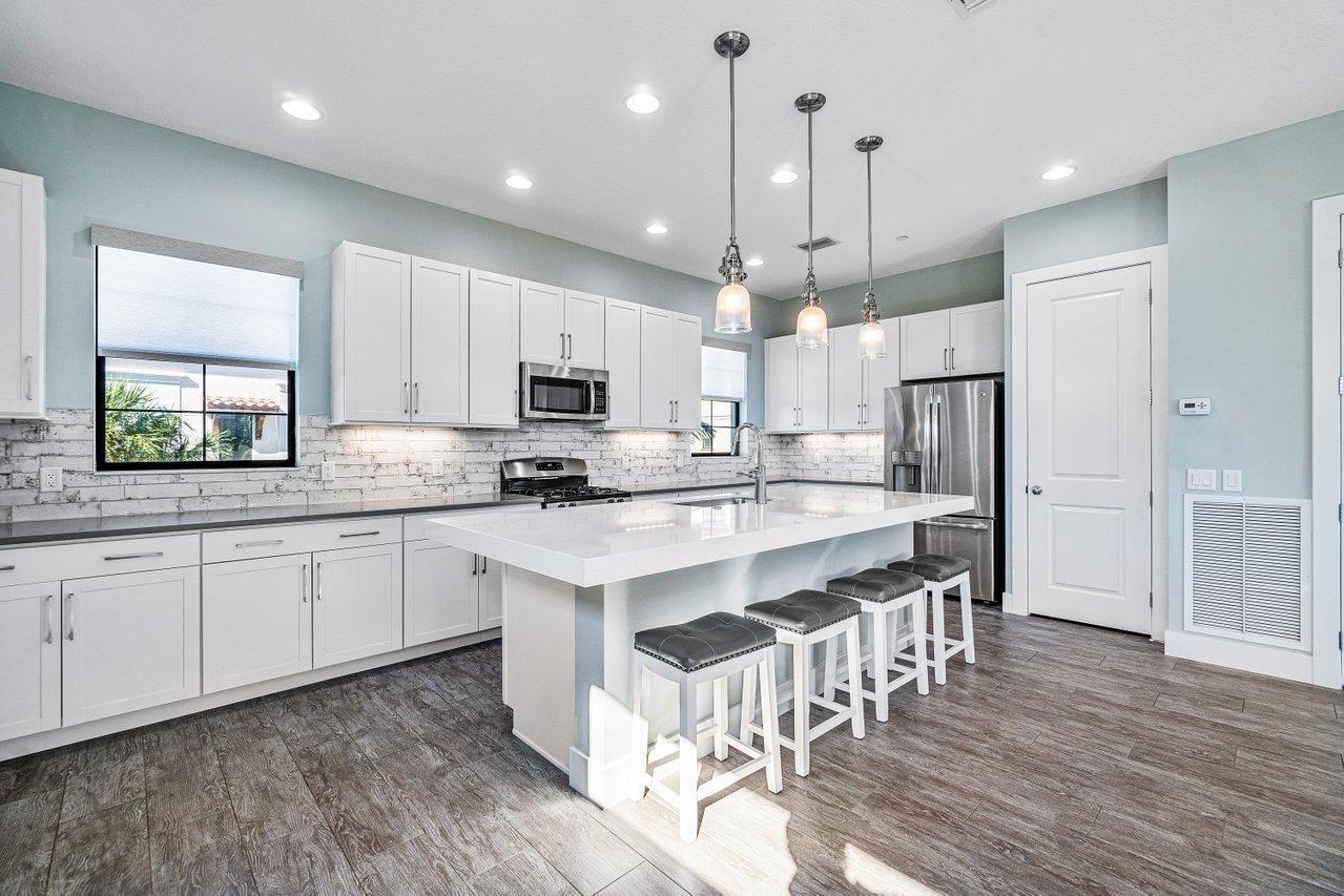 7117 Edison Place