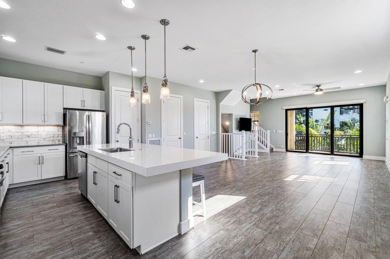 7117 Edison Place
