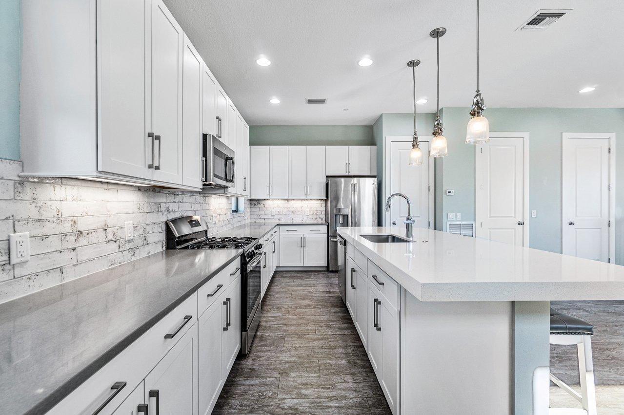 7117 Edison Place
