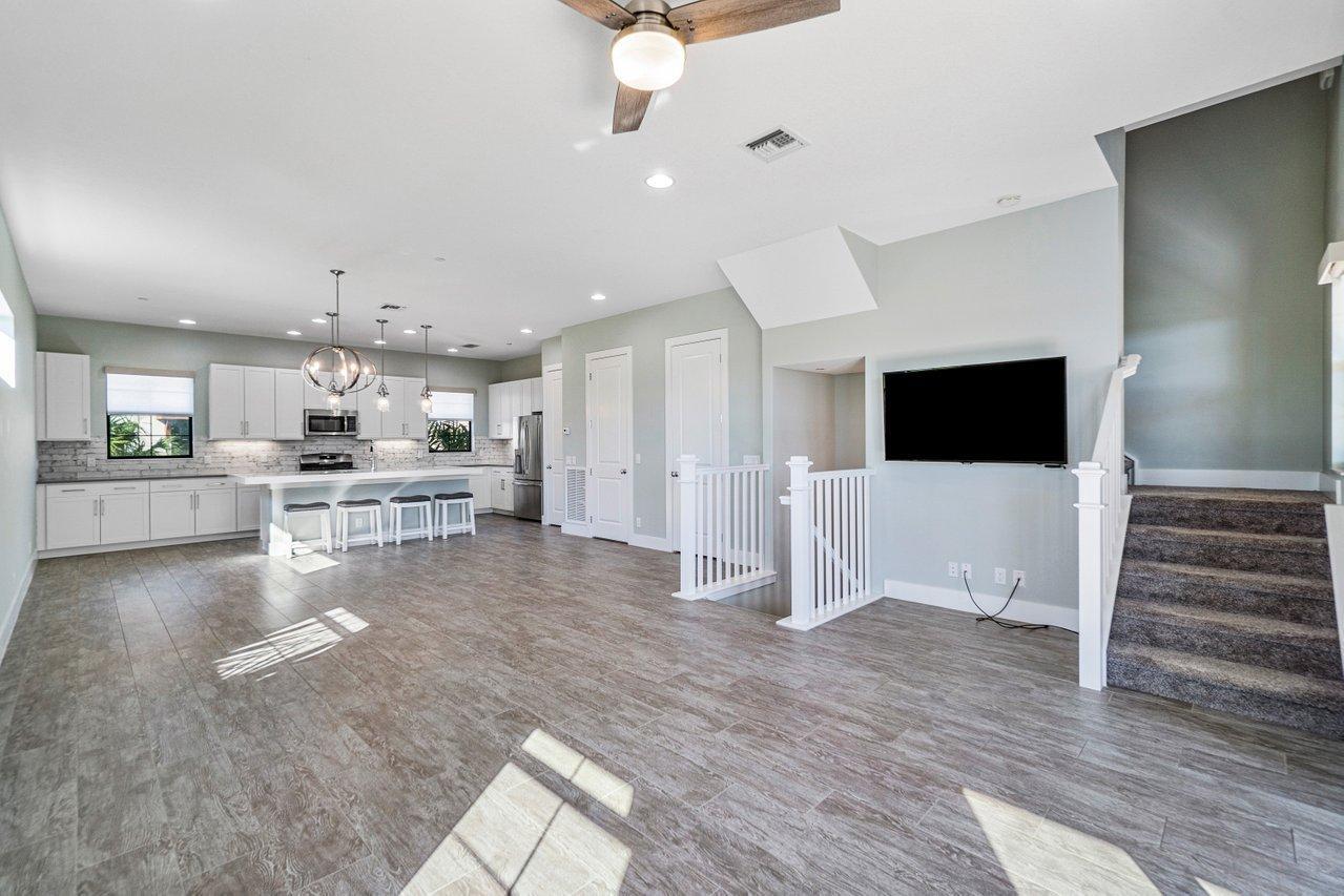 7117 Edison Place