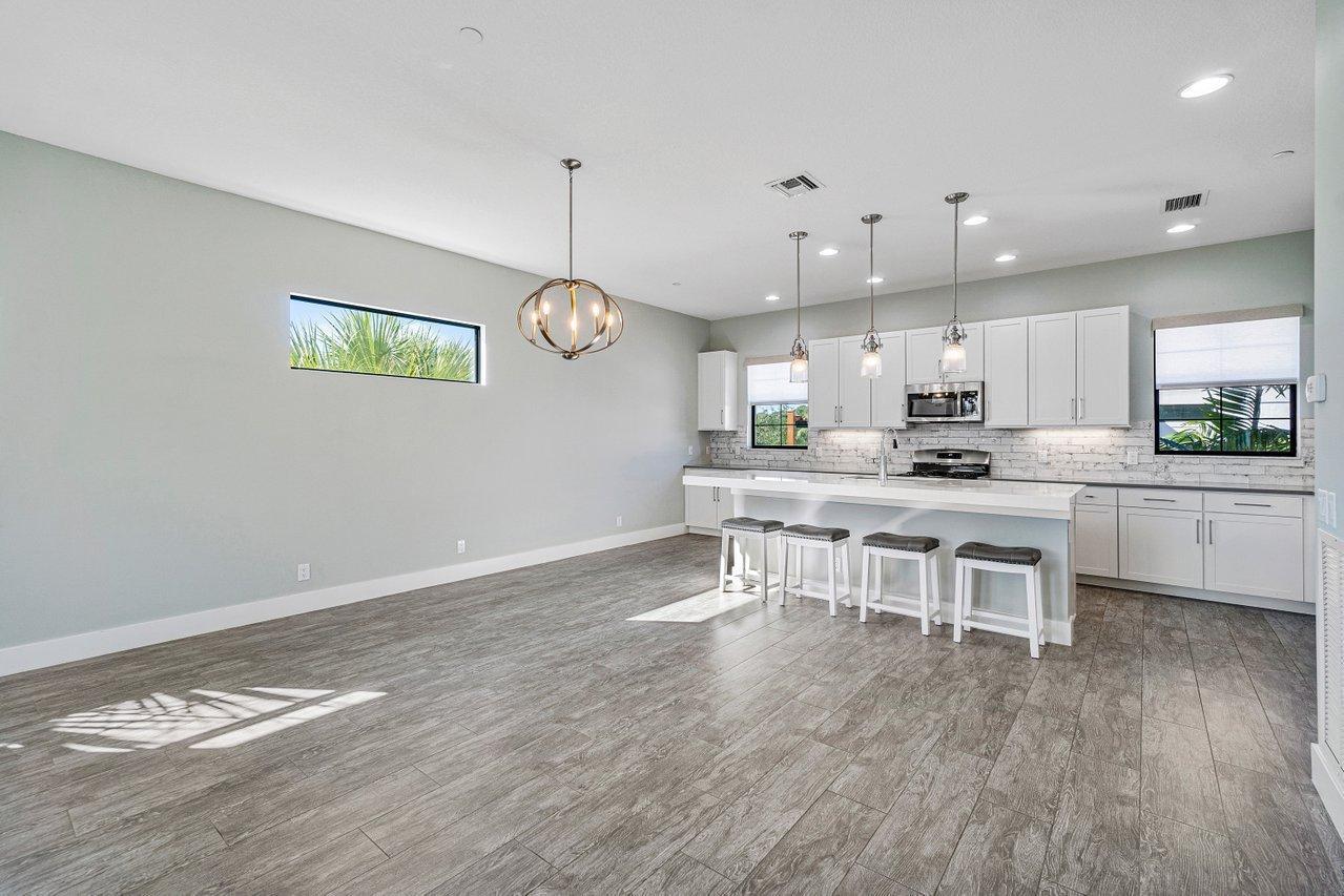7117 Edison Place