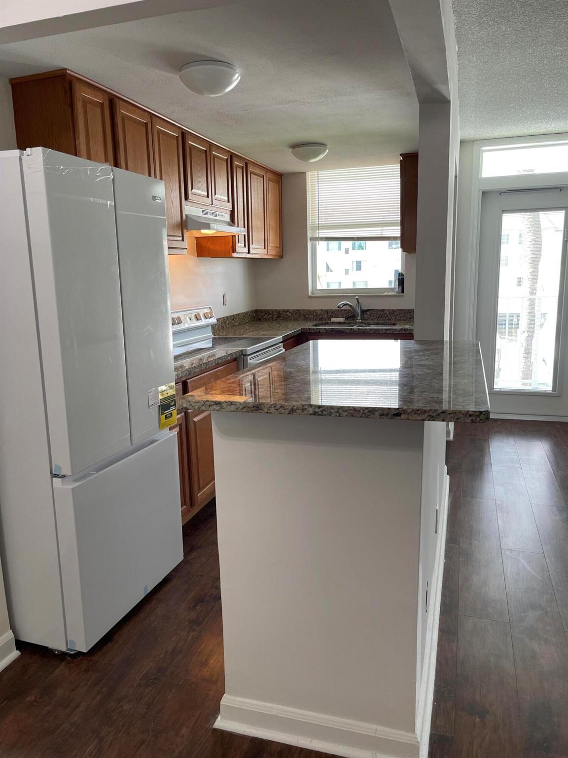 104 Paradise Harbour Blvd Boulevard Unit: 203