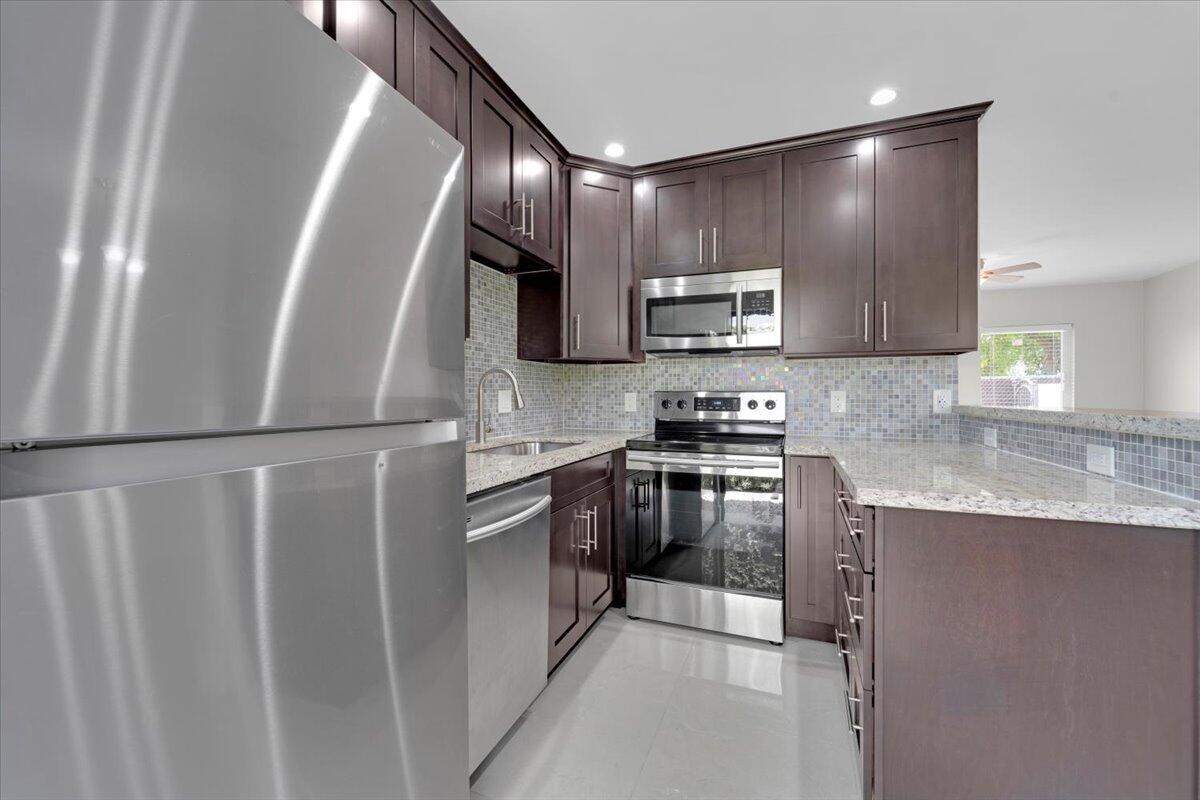 8 NE 14th Avenue Unit: 2