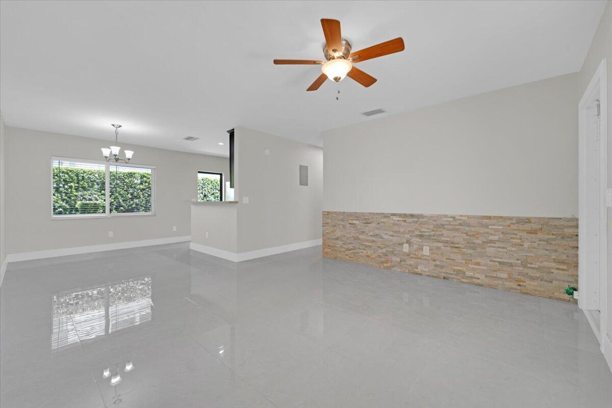 8 NE 14th Avenue Unit: 2