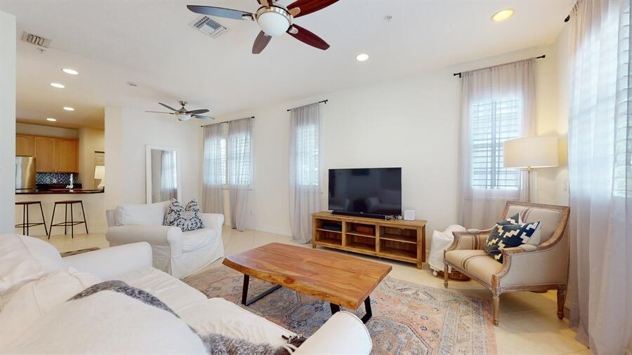 290 NE 5th Avenue Unit: 18