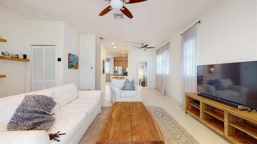 290 NE 5th Avenue Unit: 18