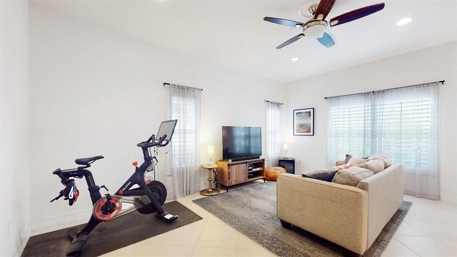 290 NE 5th Avenue Unit: 18