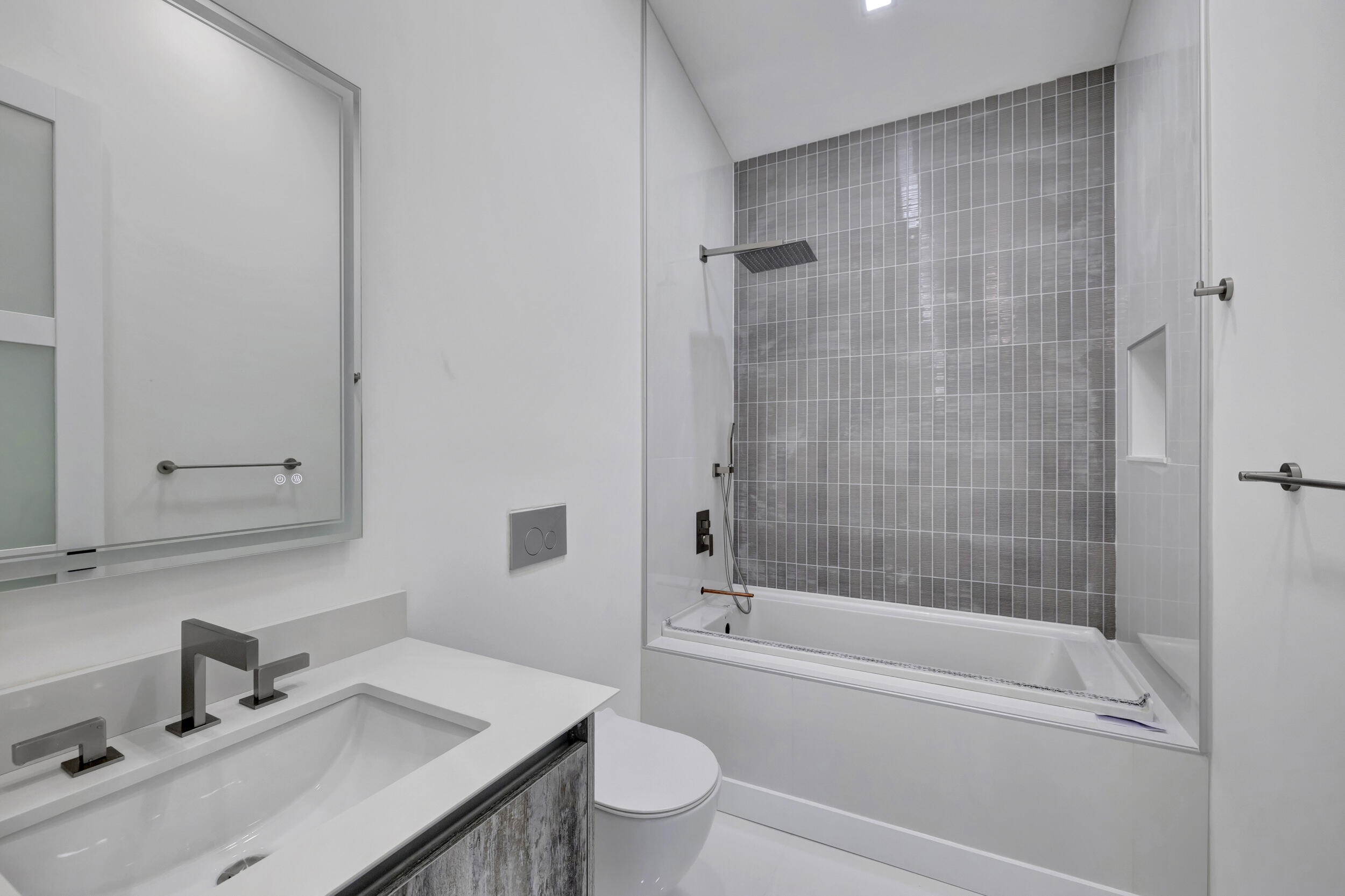 2444 NW 59th Street Unit: 1302