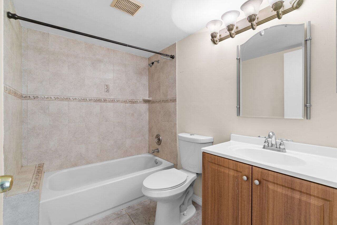 627 Sea Pine Way Unit: F3