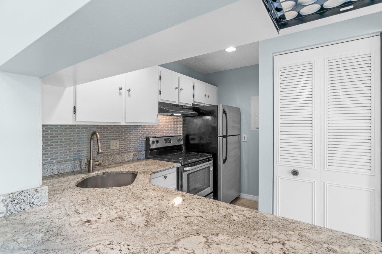 627 Sea Pine Way Unit: F3