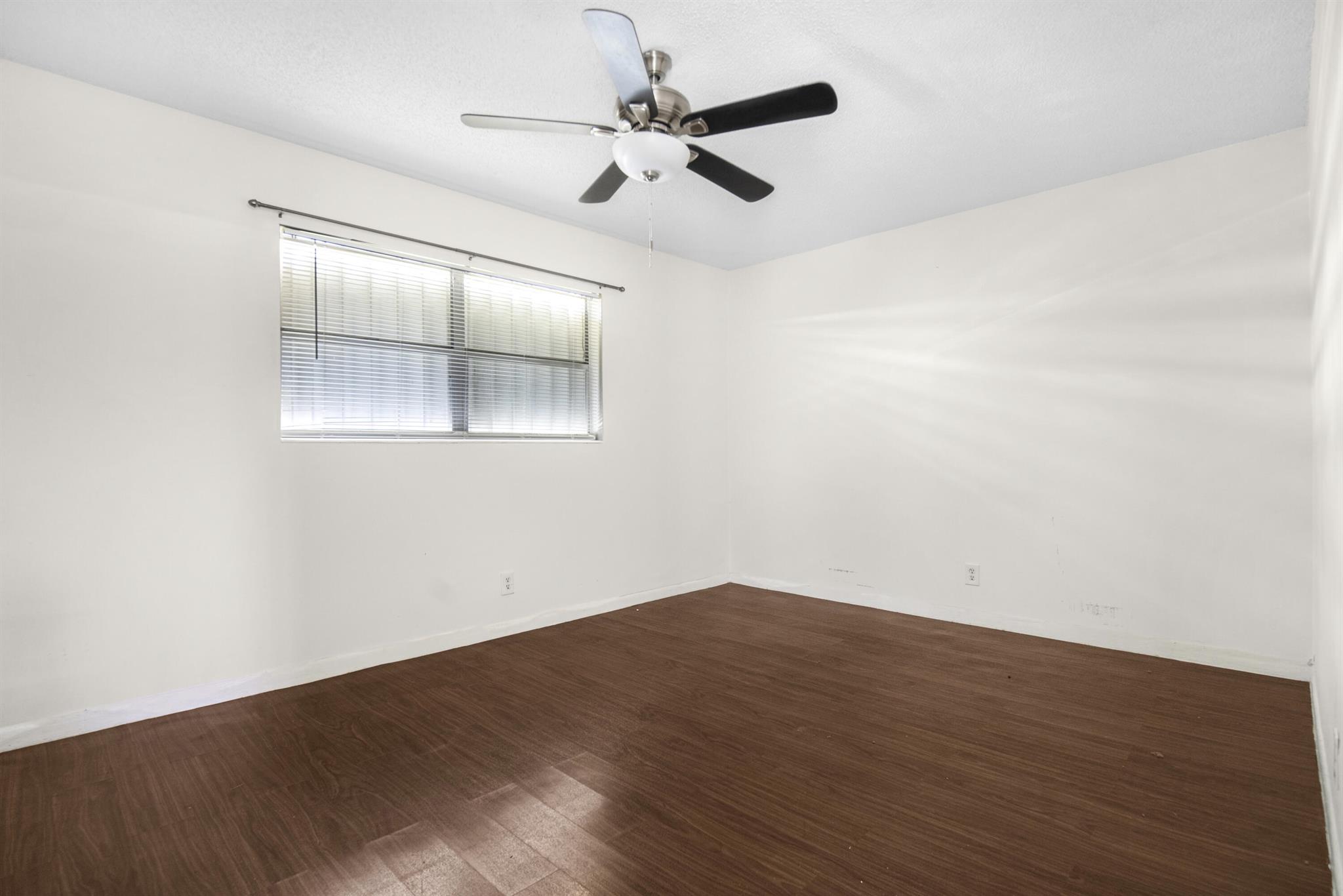 560 SE 2nd Avenue Unit: H-27