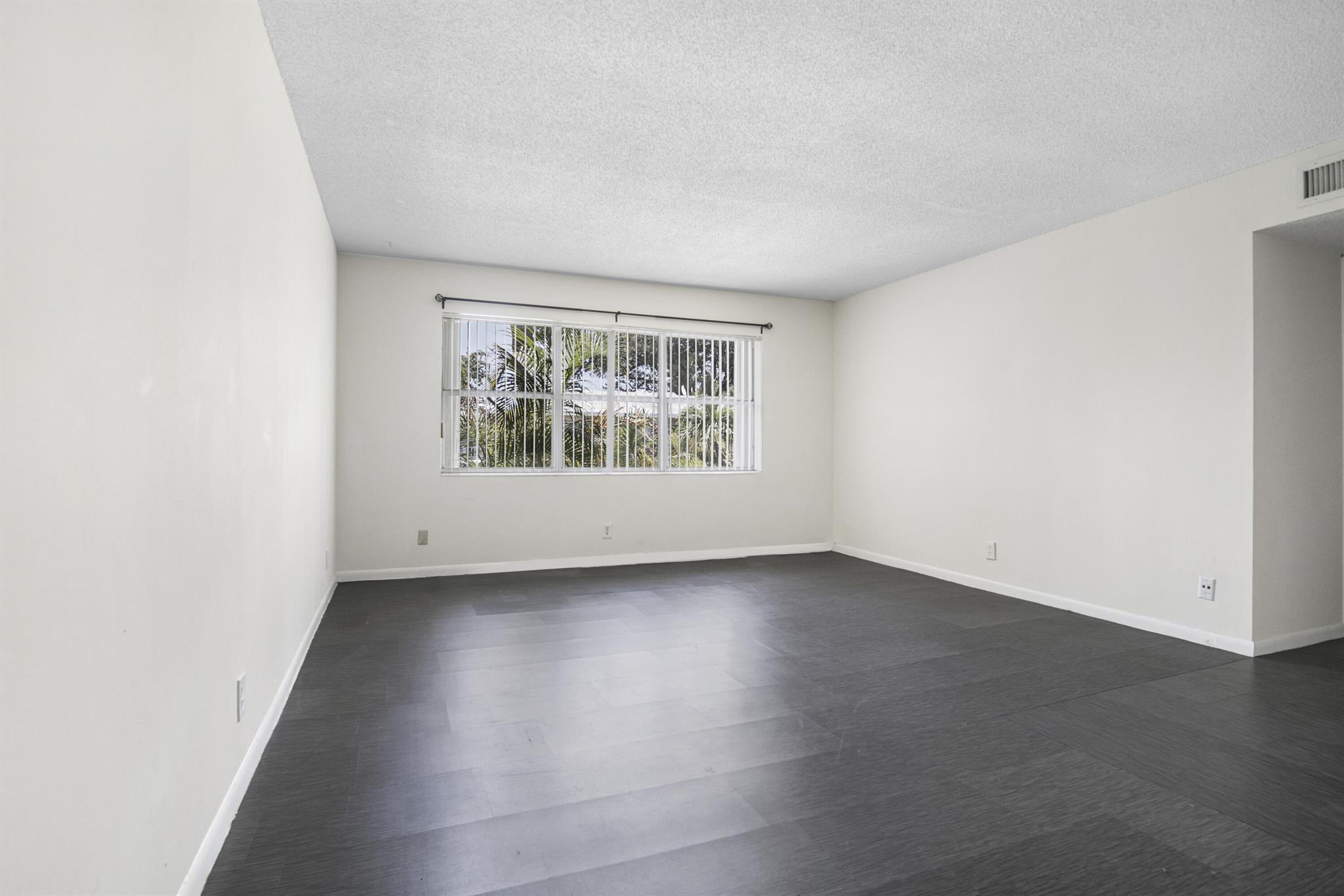 560 SE 2nd Avenue Unit: H-27