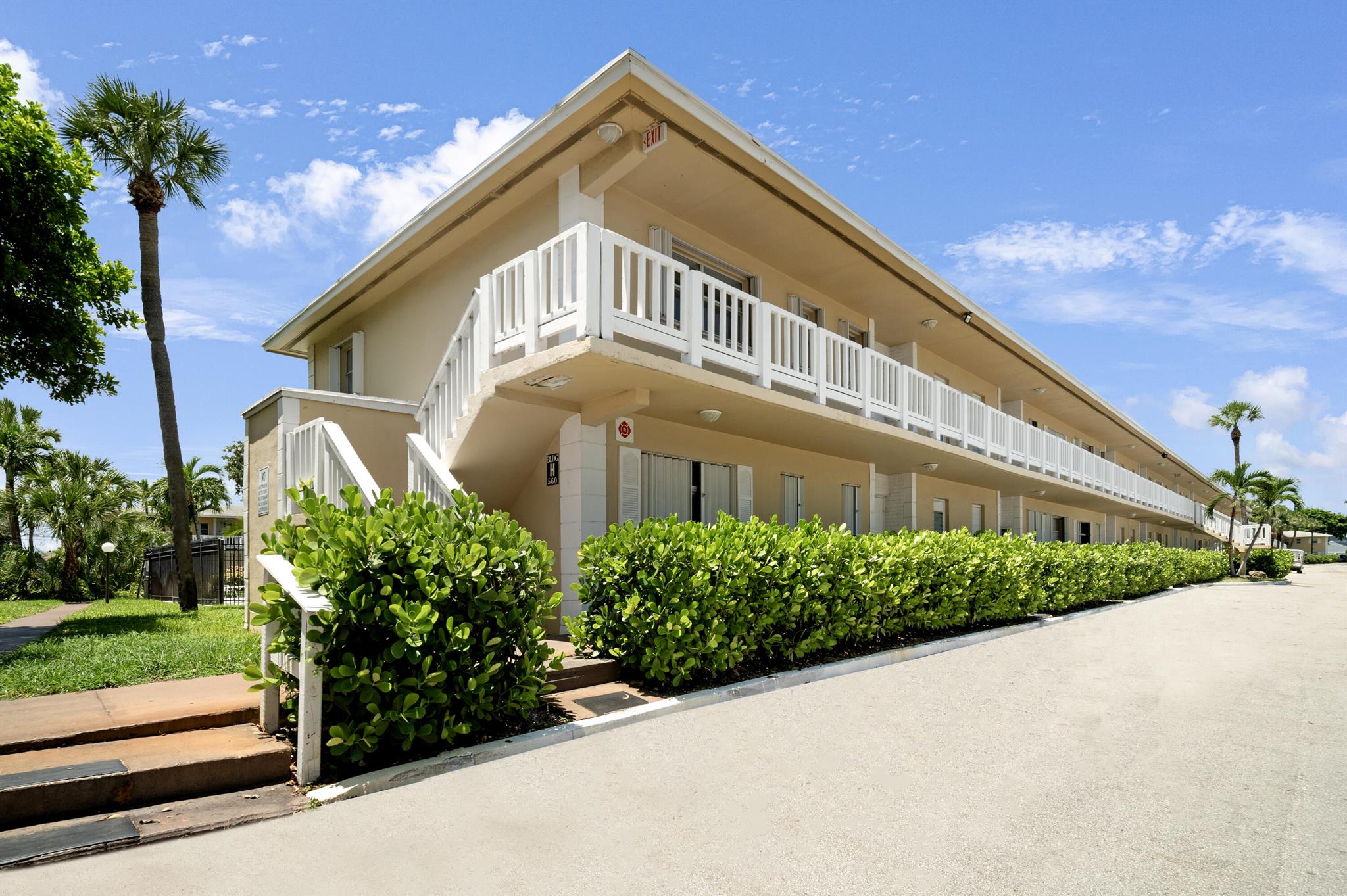 560 SE 2nd Avenue Unit: H-27