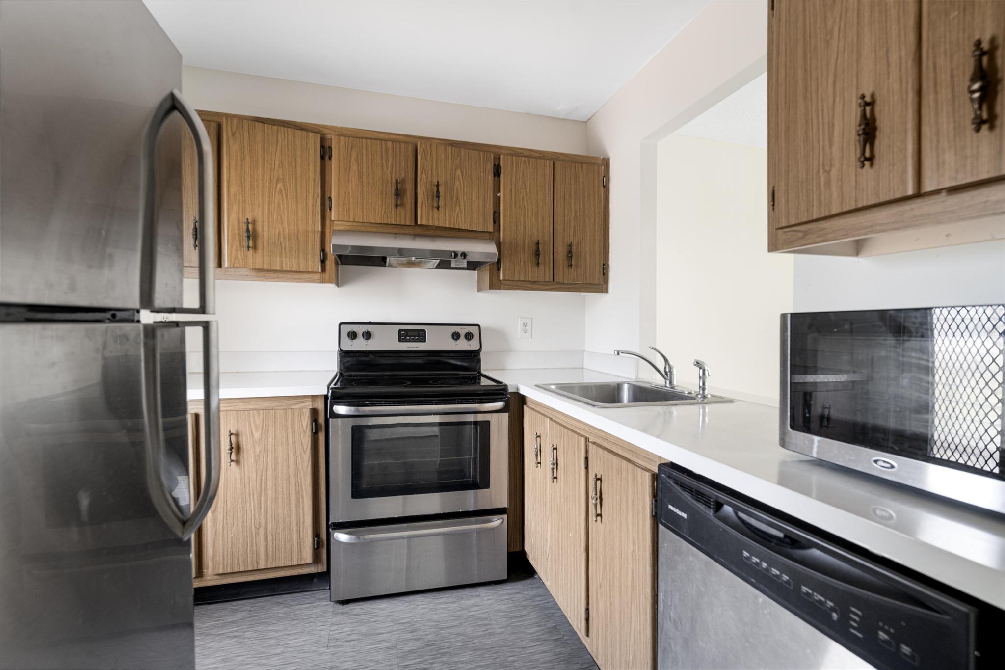560 SE 2nd Avenue Unit: H-27