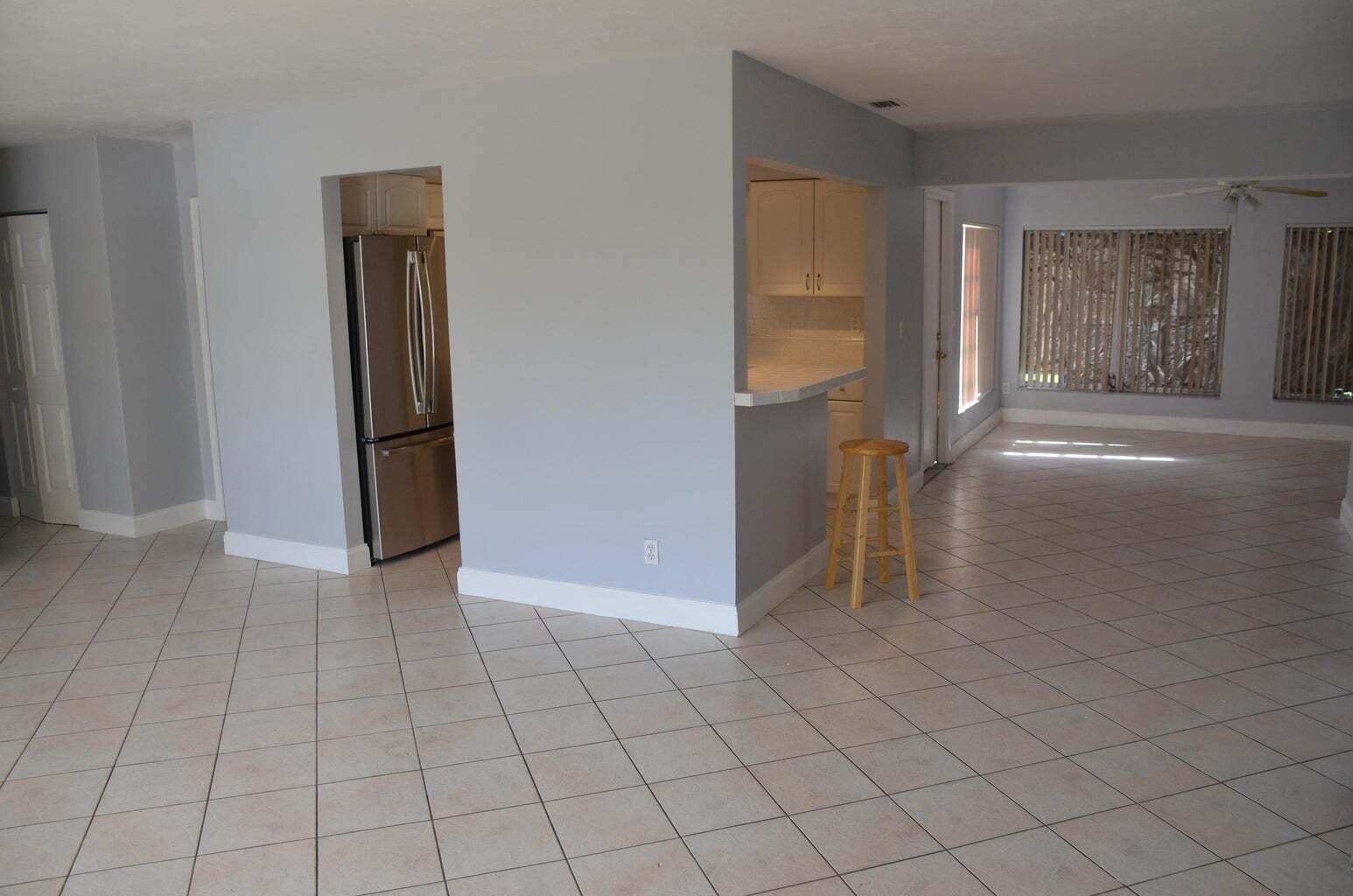 2171 NE 4th Court