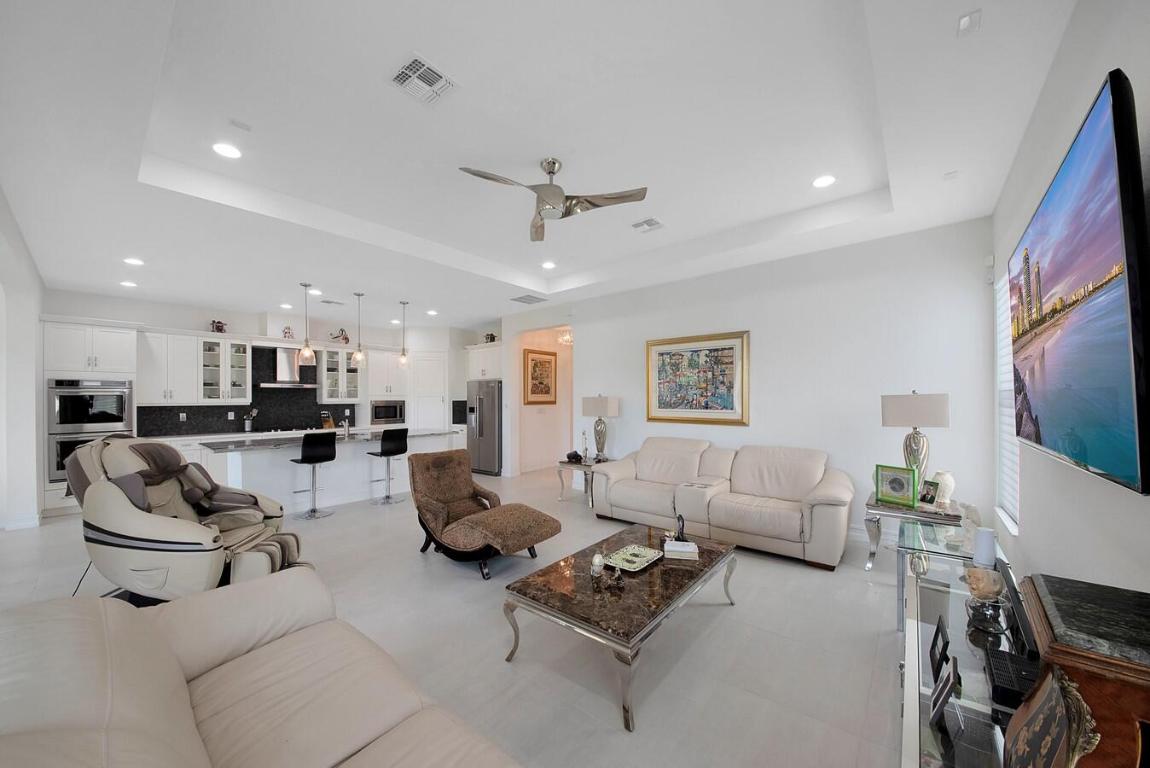 11600 Solstice Circle, Parkland