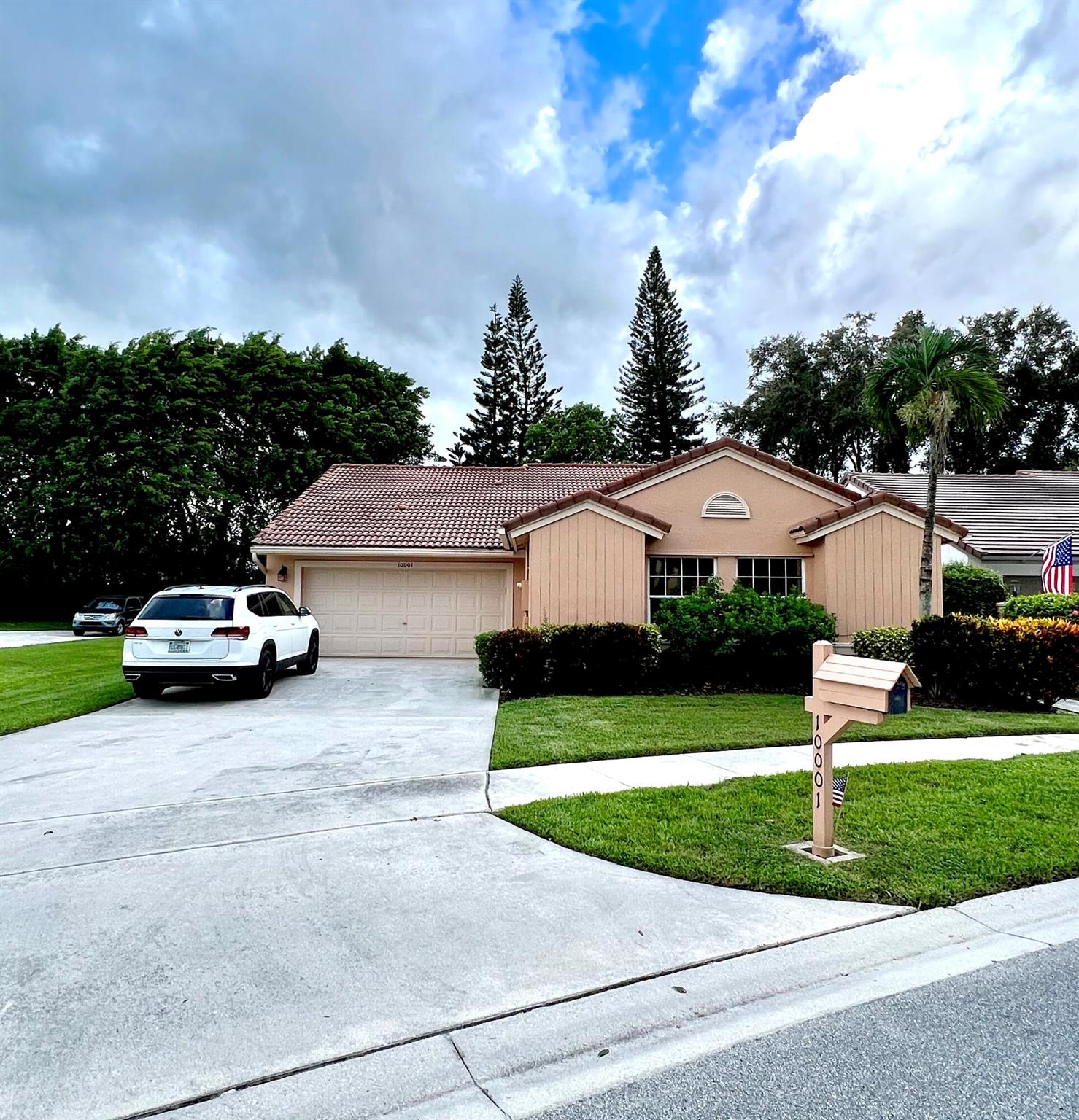 10001 Country Brook Road