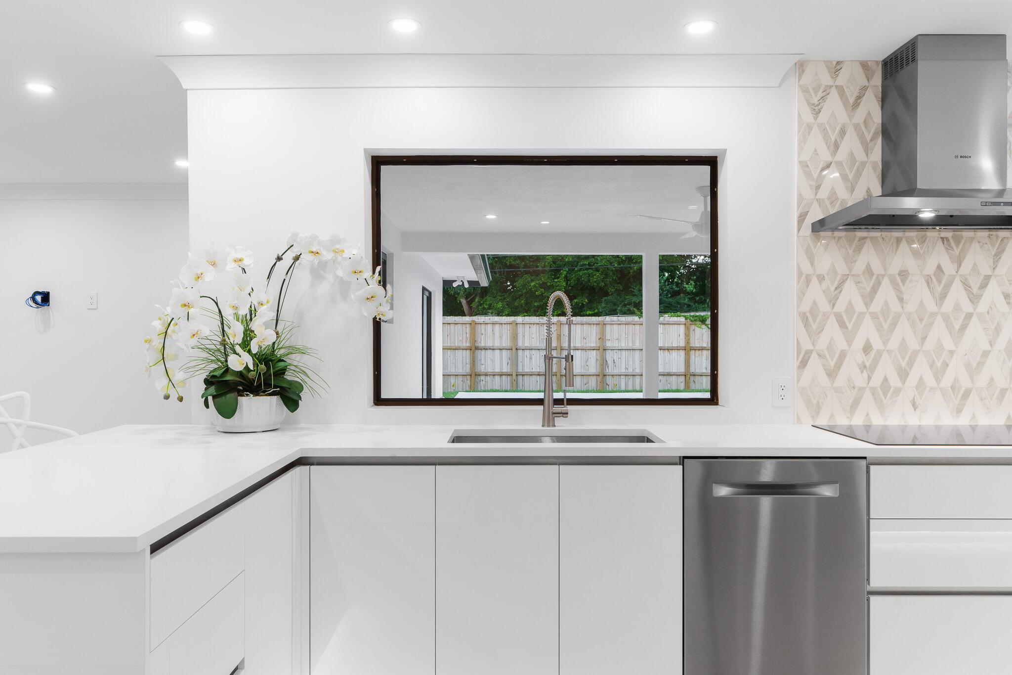 3030 Fernwood Drive