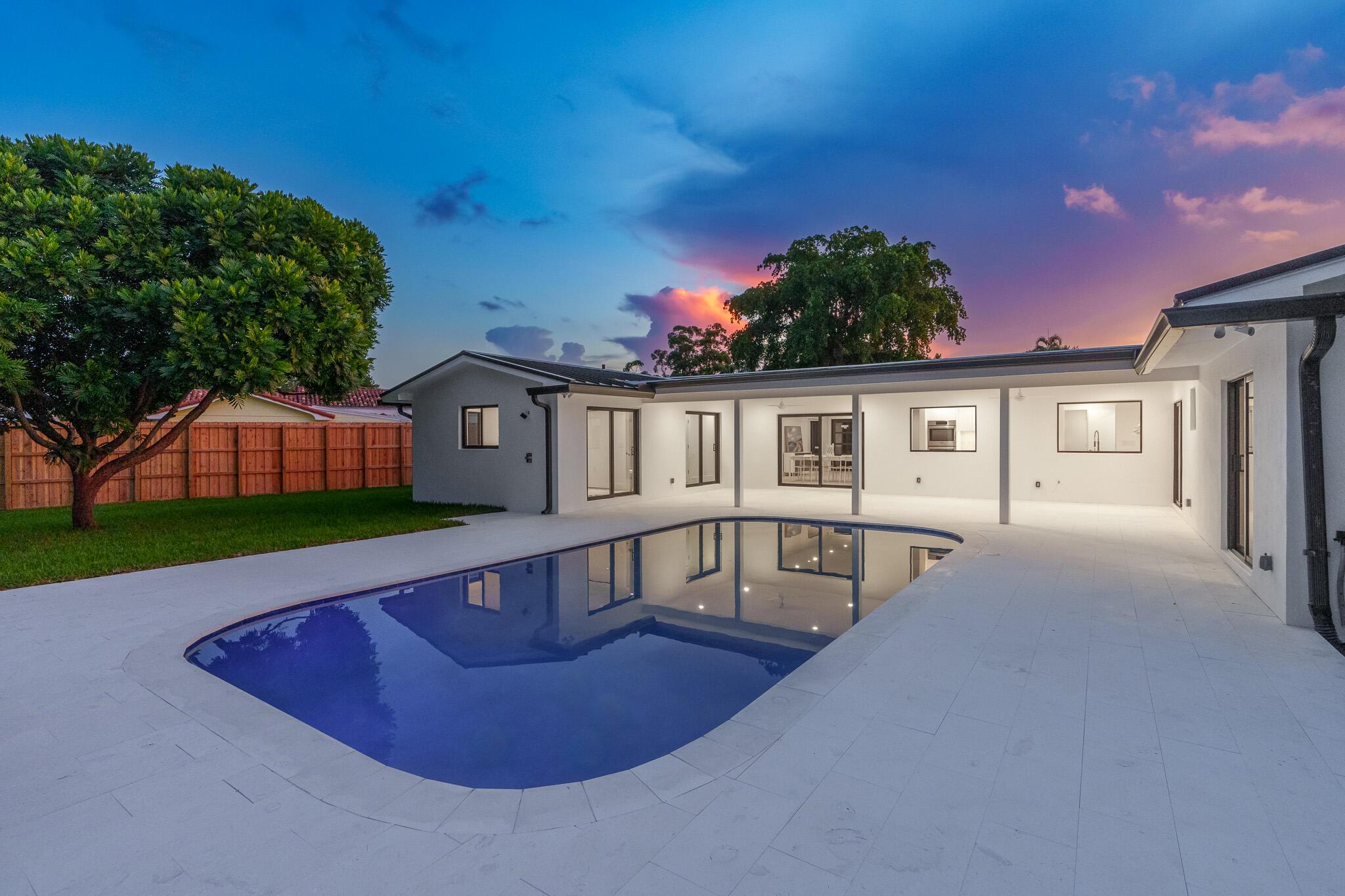 3030 Fernwood Drive