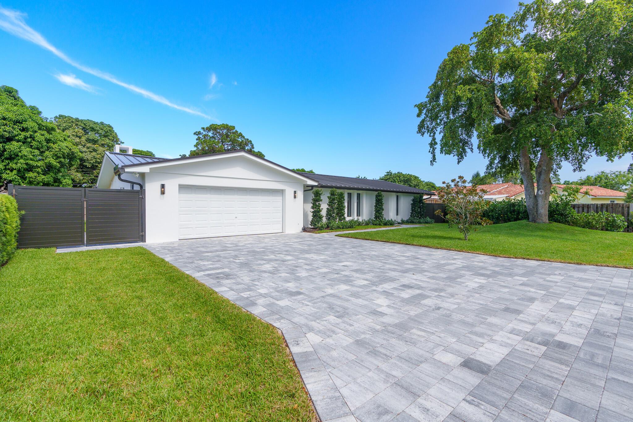 3030 Fernwood Drive