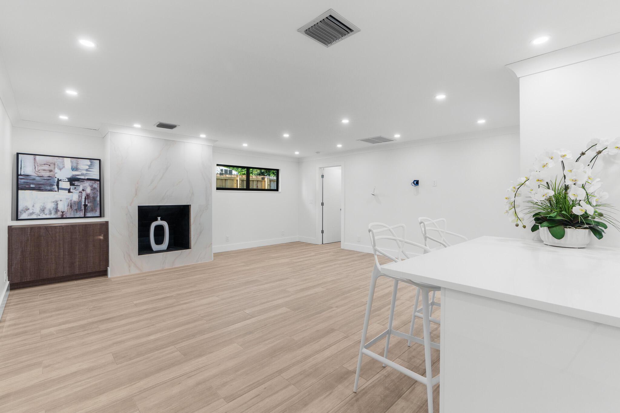 3030 Fernwood Drive