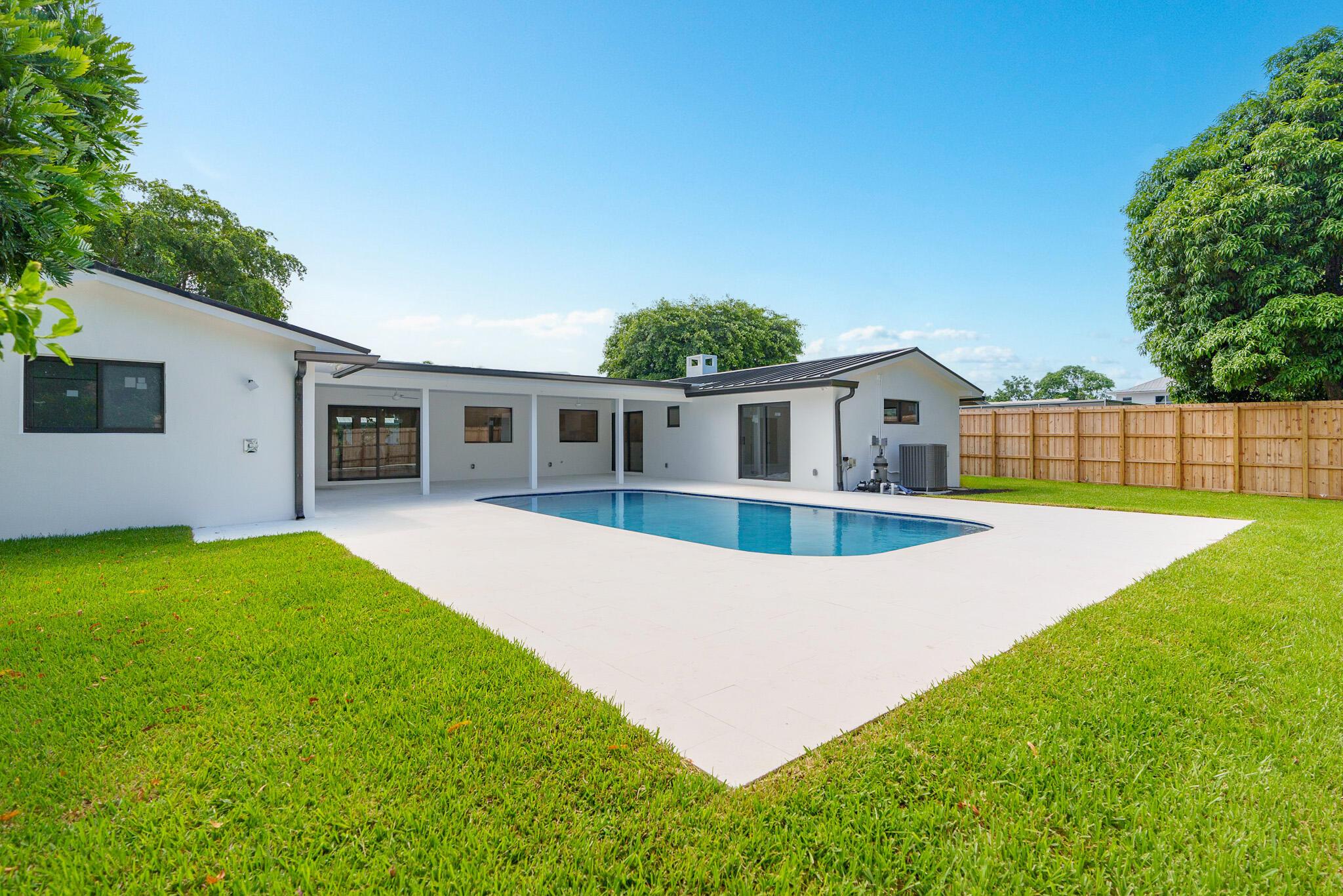 3030 Fernwood Drive