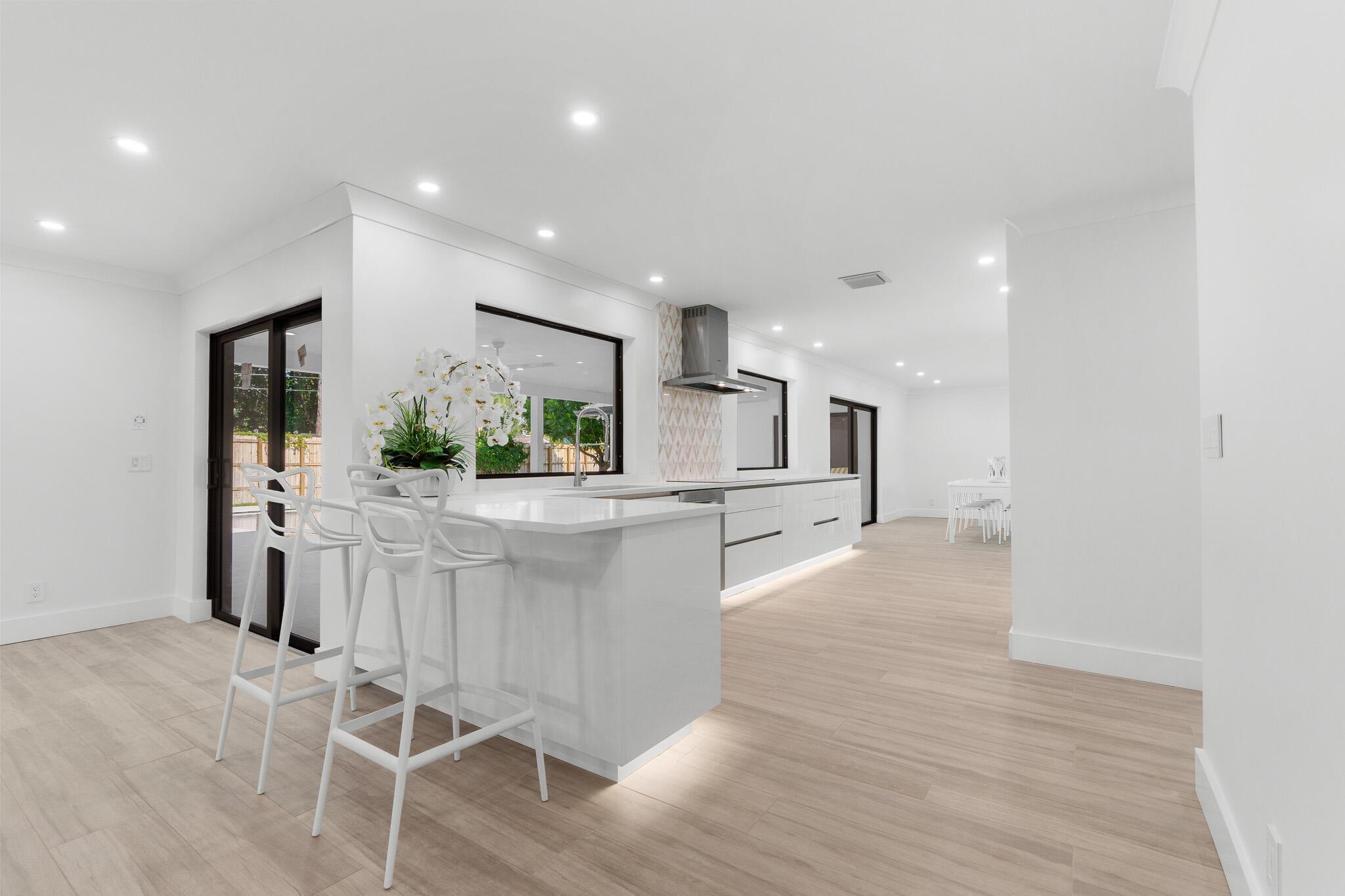 3030 Fernwood Drive