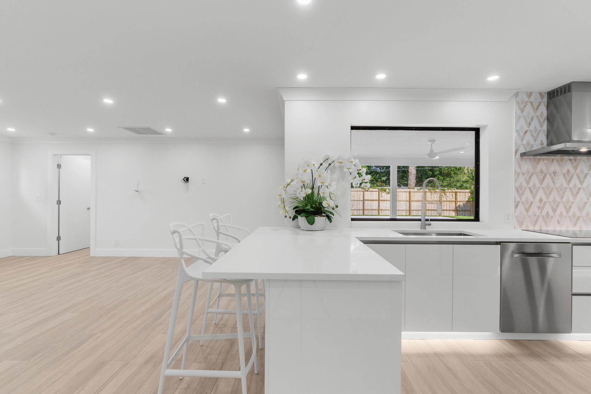 3030 Fernwood Drive