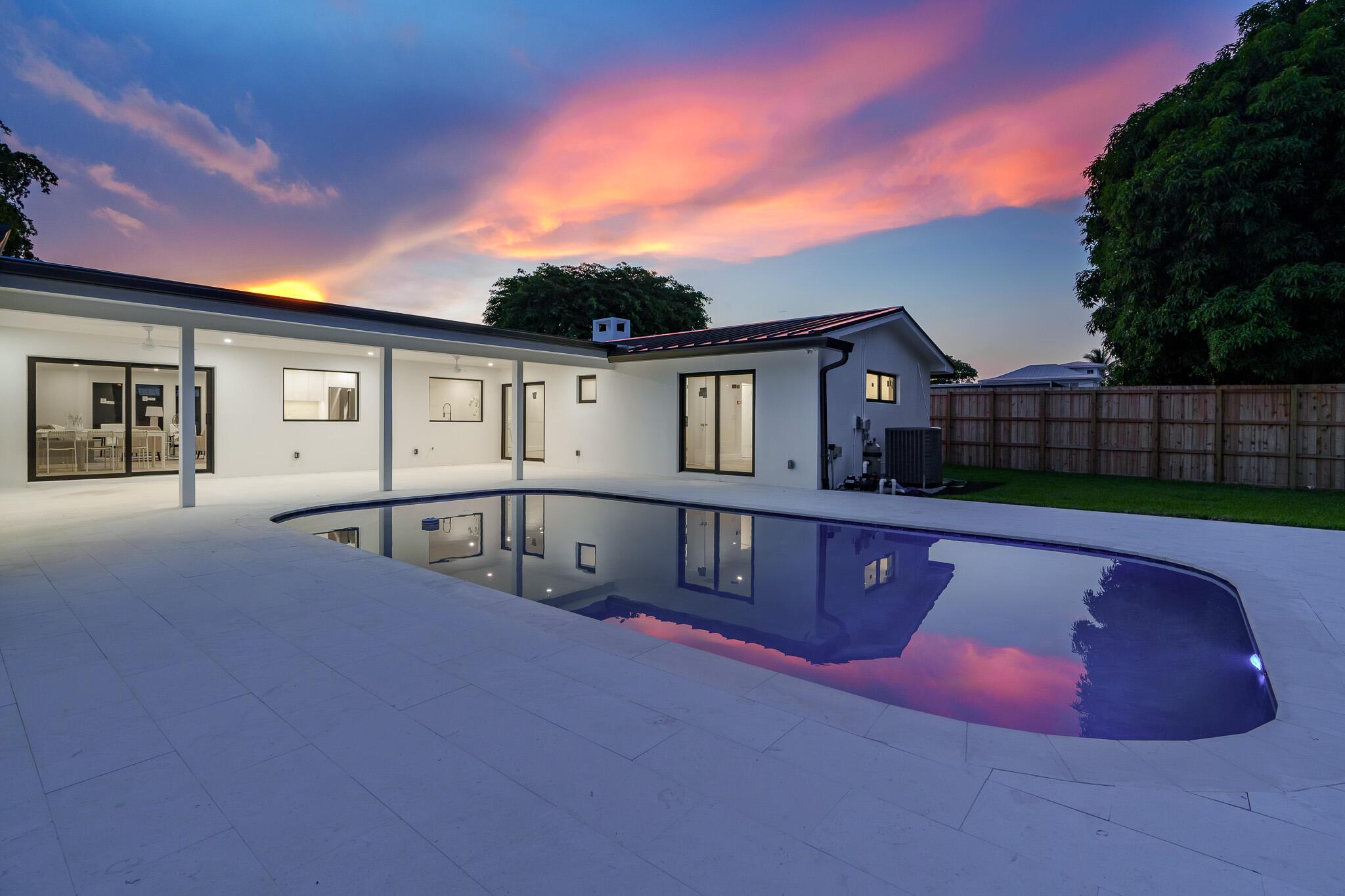 3030 Fernwood Drive