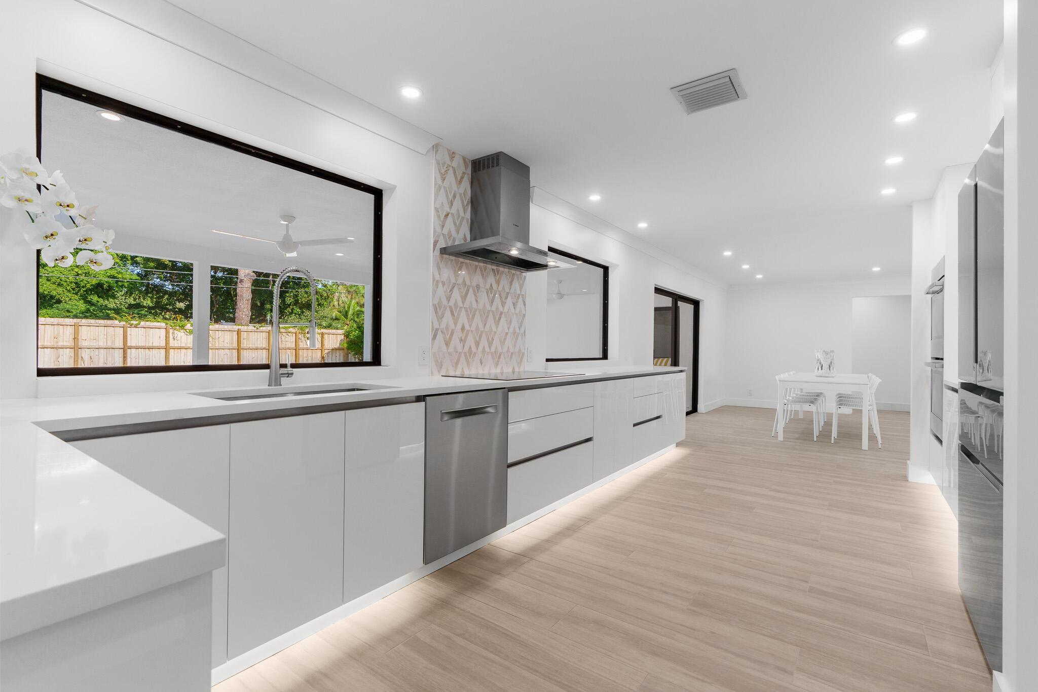3030 Fernwood Drive