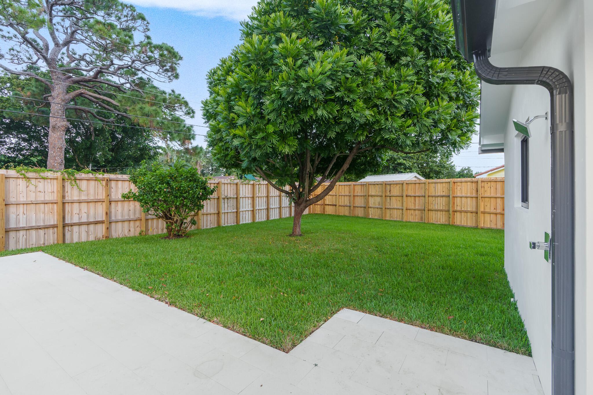 3030 Fernwood Drive