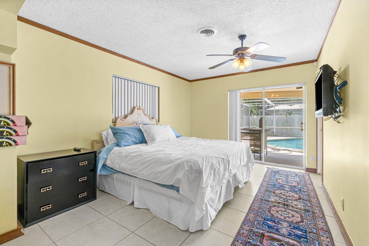900 SW 4th Street