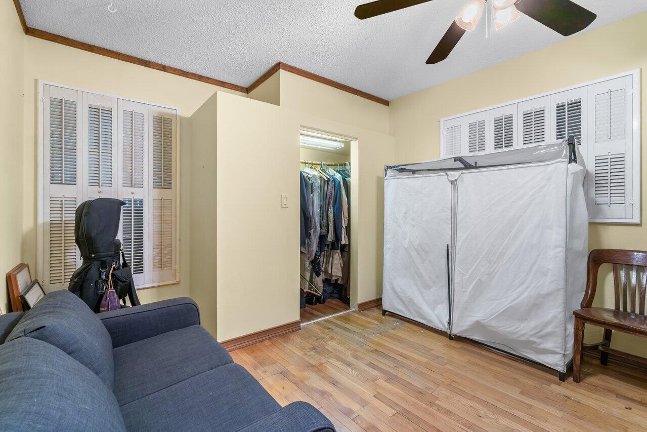 900 SW 4th Street