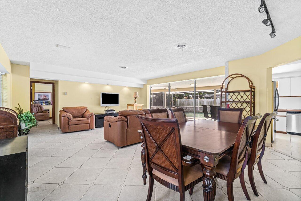 900 SW 4th Street