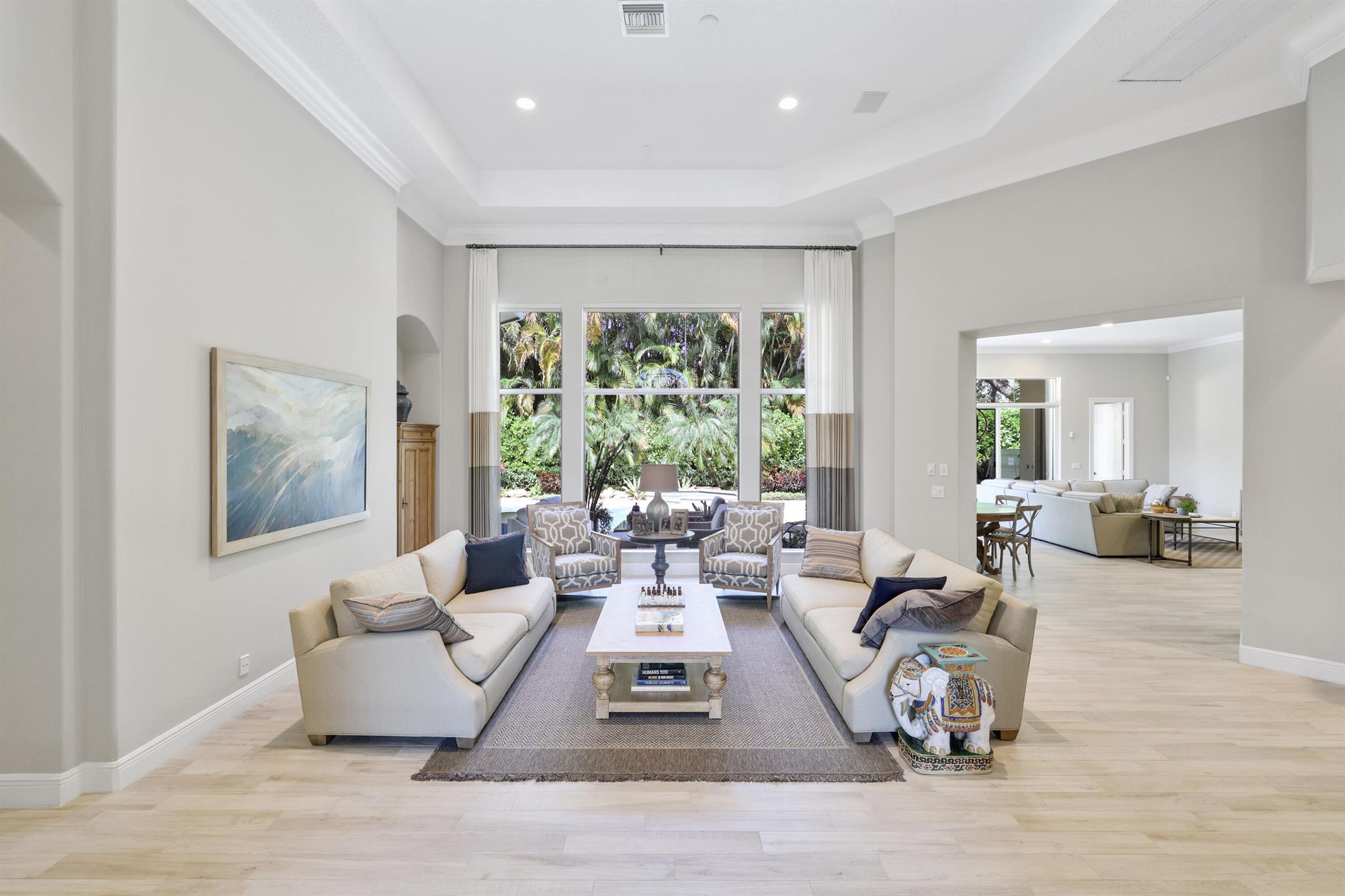 16355 ViA Venetia W