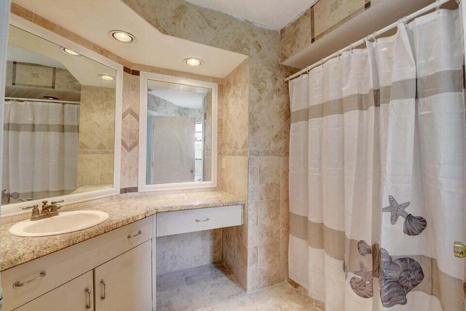 9107 Chatsworth Cascades