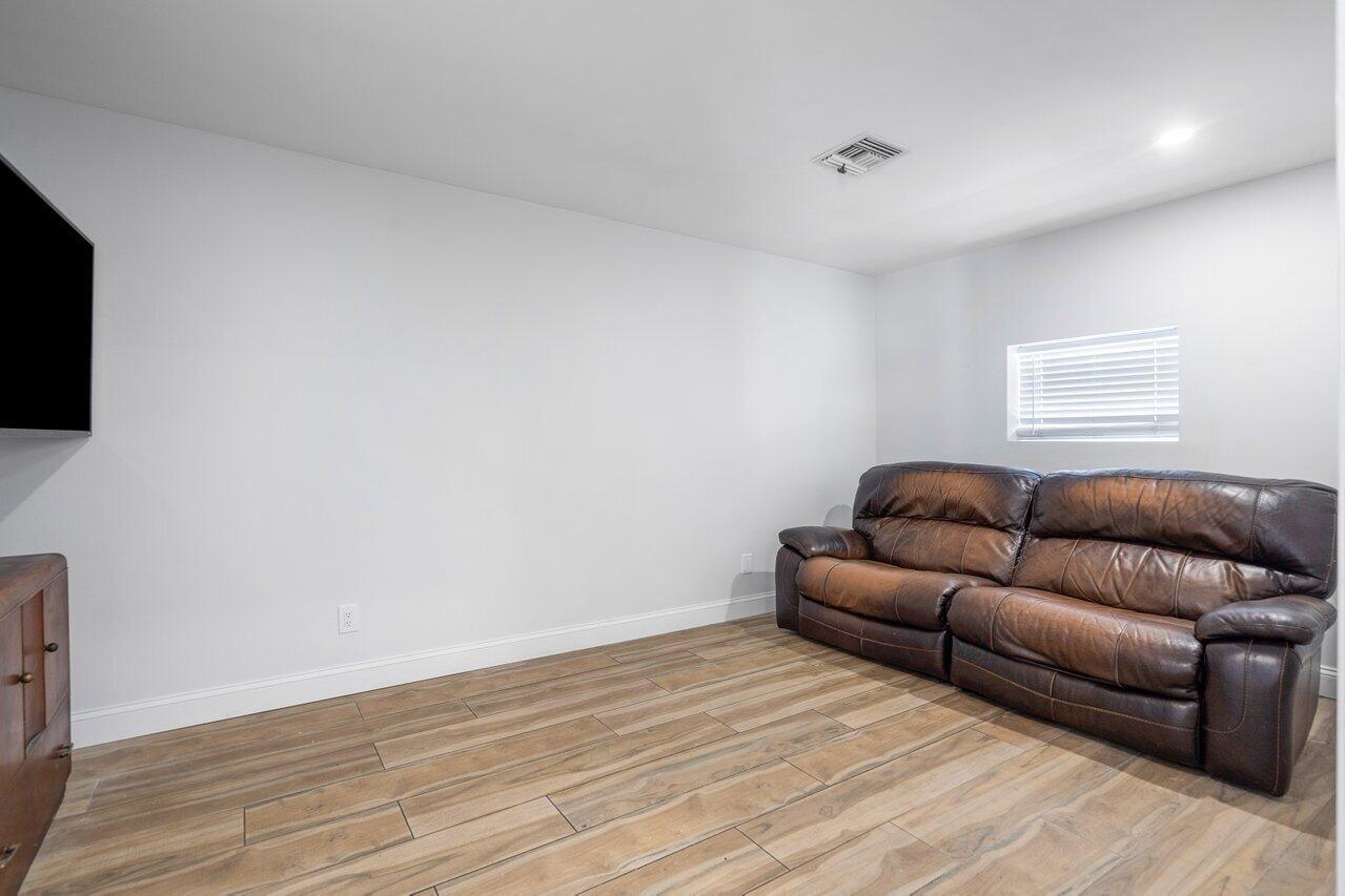 1392 Audubon Boulevard