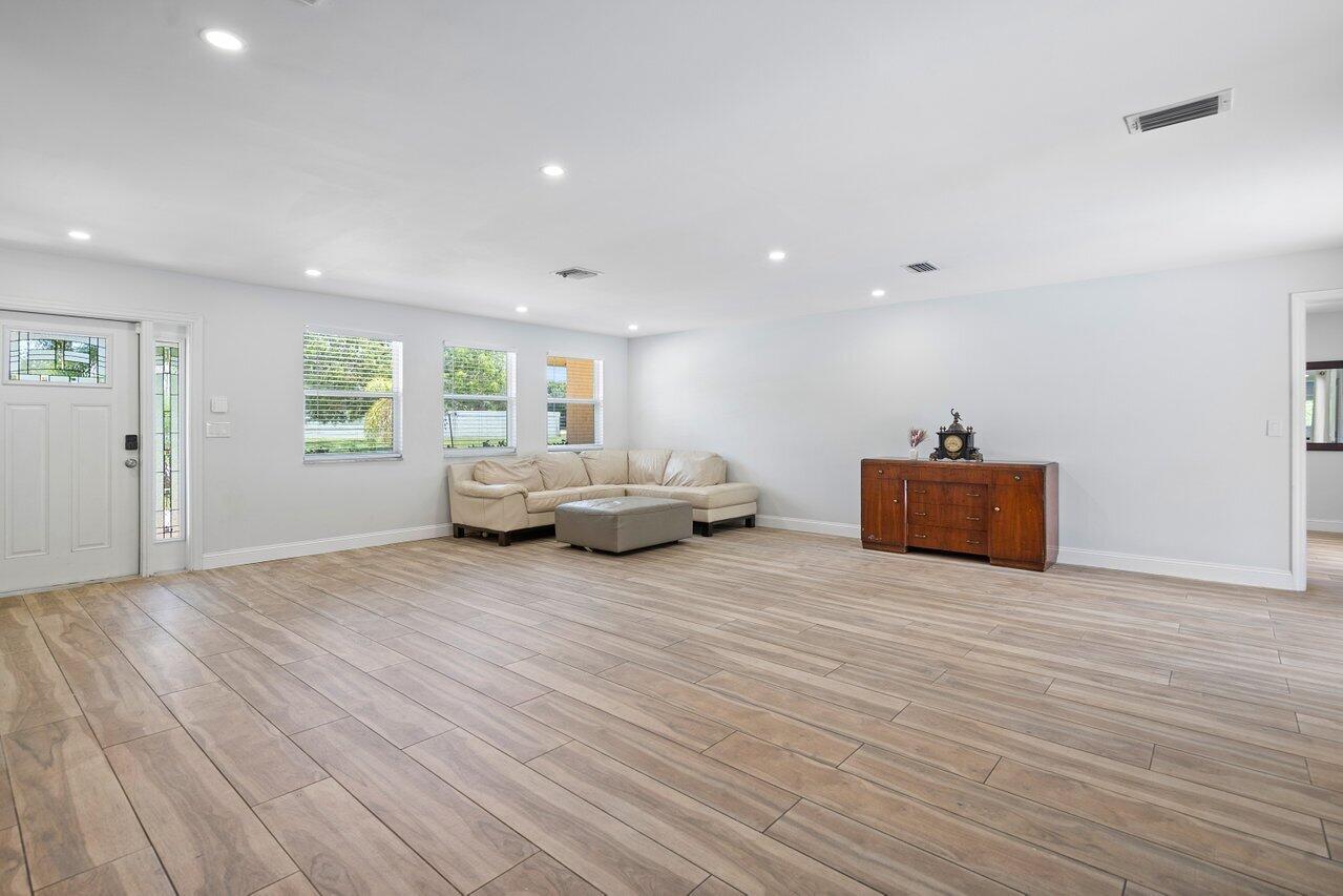 1392 Audubon Boulevard