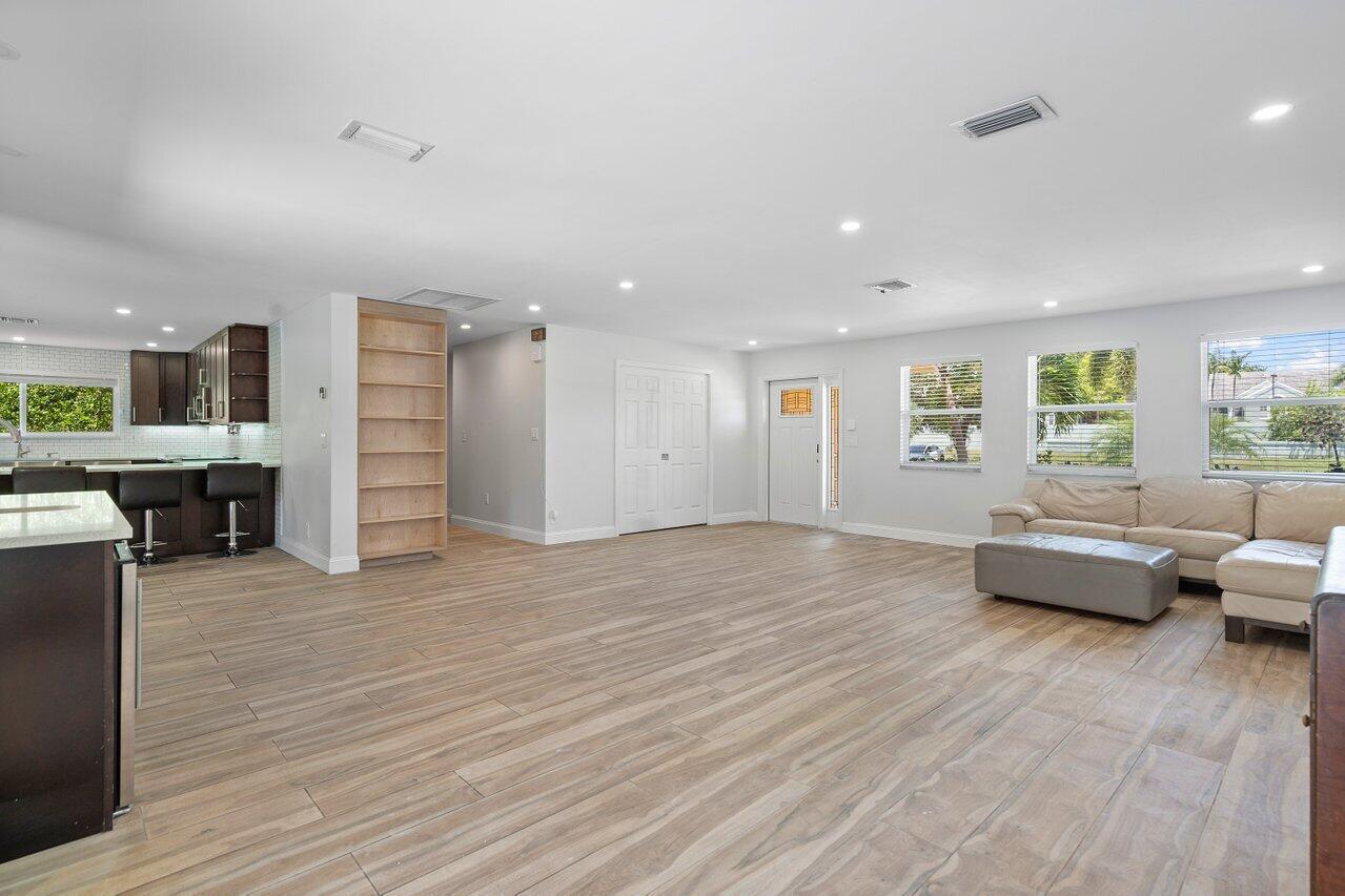 1392 Audubon Boulevard