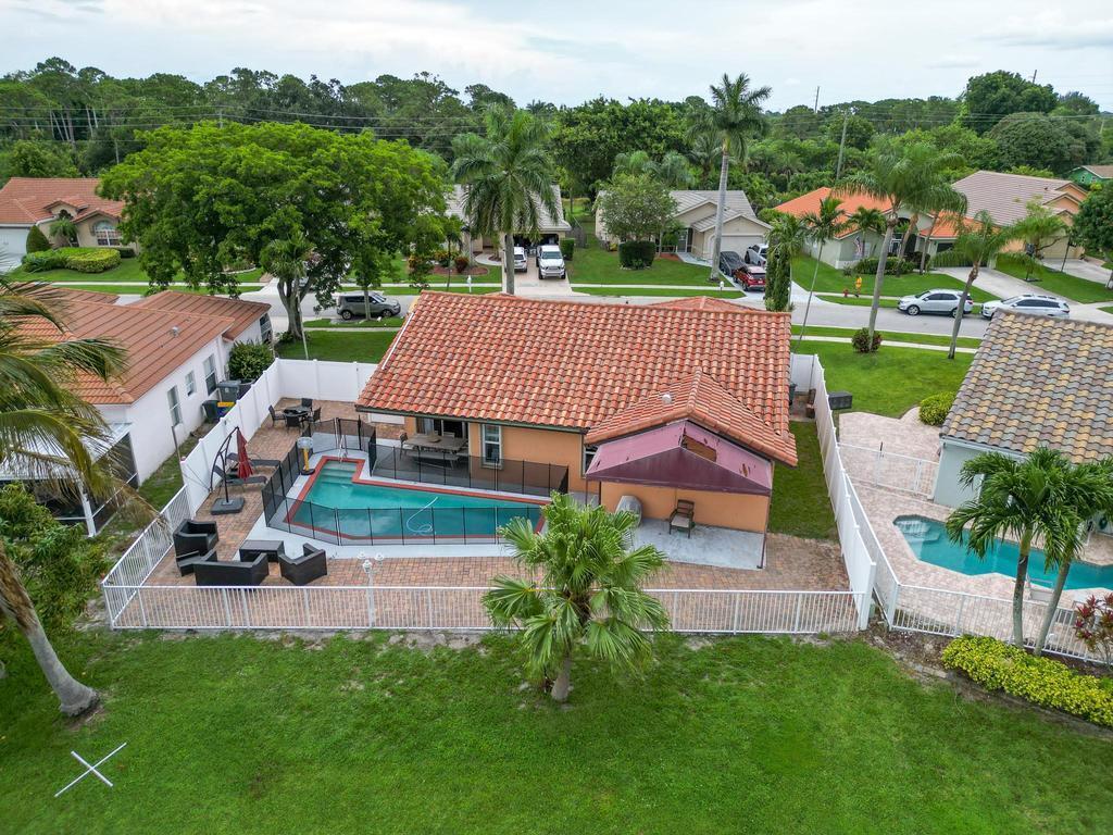 5130 Rosen Boulevard