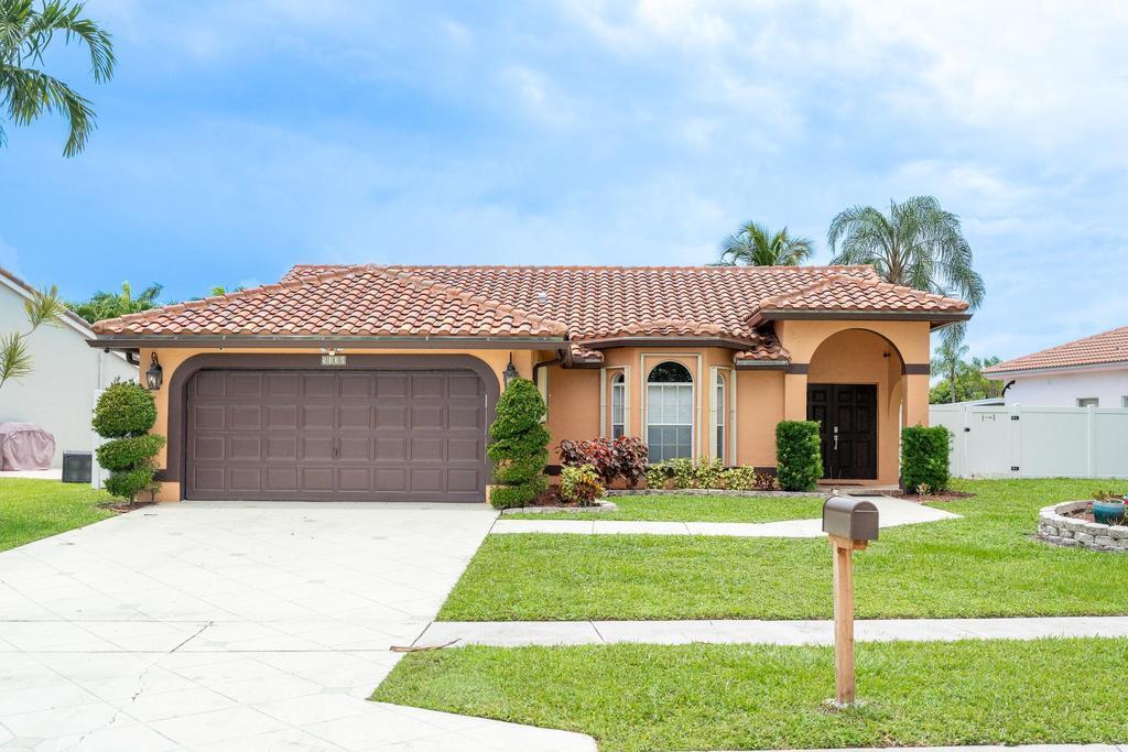 5130 Rosen Boulevard